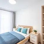 Balcony - - Large - Garage Daire
