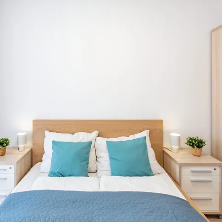 Balcony - - Large - Garage