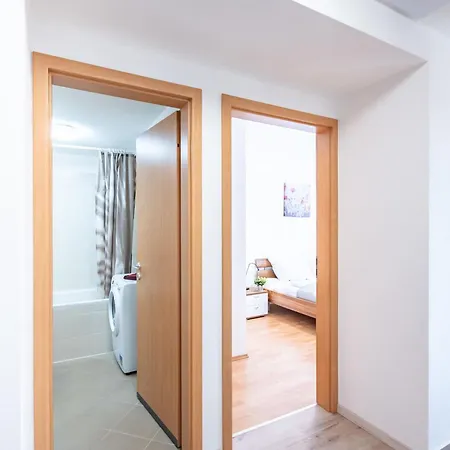 Balcony - - Large - Garage Boedapest