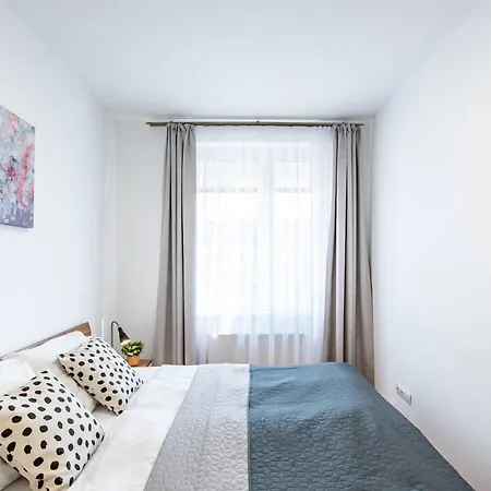 Balcony - - Large - Garage