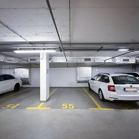 Balcony - - Large - Garage Apartment *