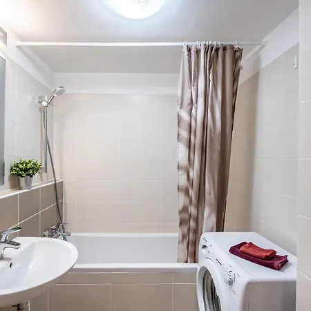 Apartment Balcony - - Large - Garage *