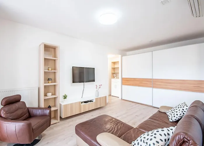 Balcony - - Large - Garage Apartment Budapest